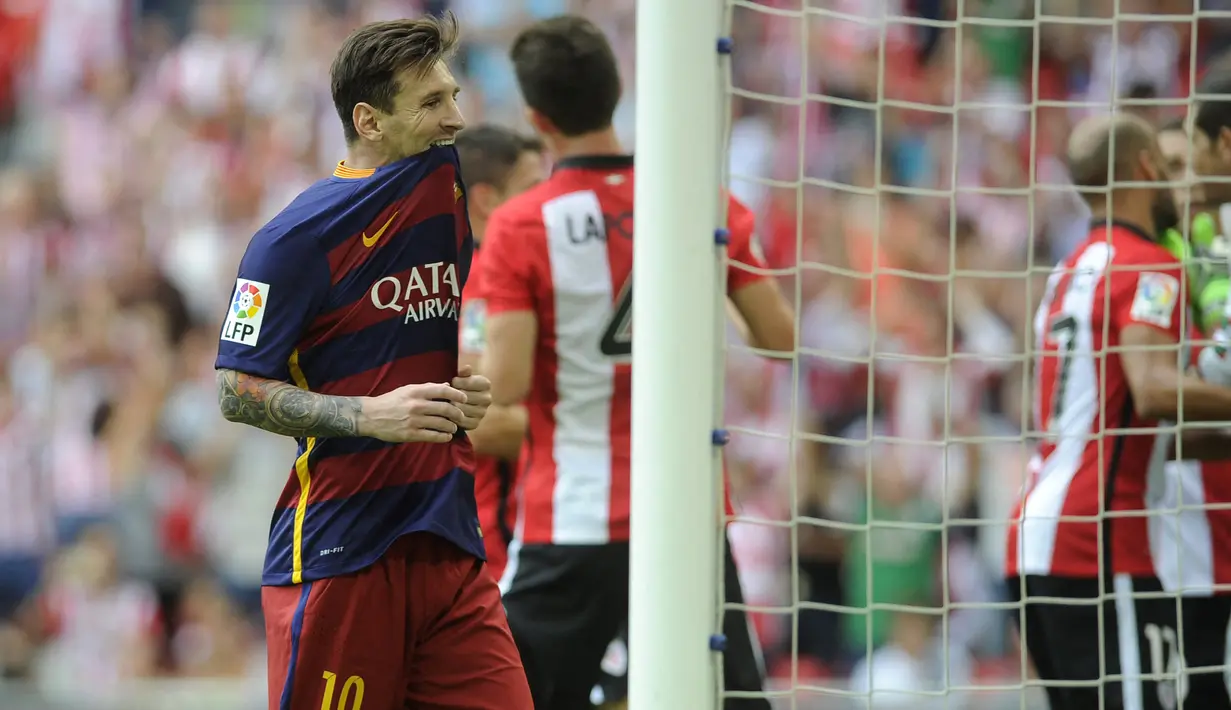 Sementara satu eksekusi penalti Lionel Messi berhasil digagalkannya saat Athletic Bilbao menghadapi Barcelona di ajang Liga Spanyol musim 2015/2016. (AFP/Ander Gillenea)