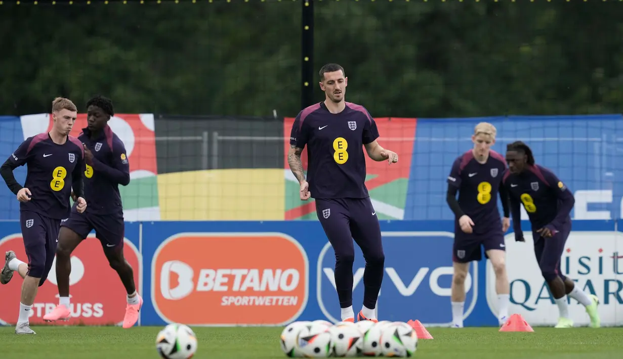 Di babak 16 besar Euro 2024, Inggris akan berhadapan dengan Slovakia. (AP Photo/Thanassis Stavrakis)