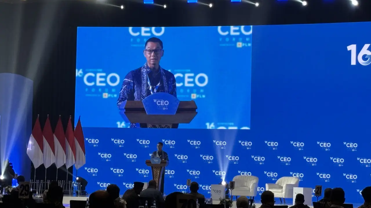 Direktur Utama PT PLN (Persero) Darmawan Prasodjo saat PLN CEO Forum, di ICE BSD, Rabu (26/11/2025). (Foto: Liputan6.com/Tira Santia)
