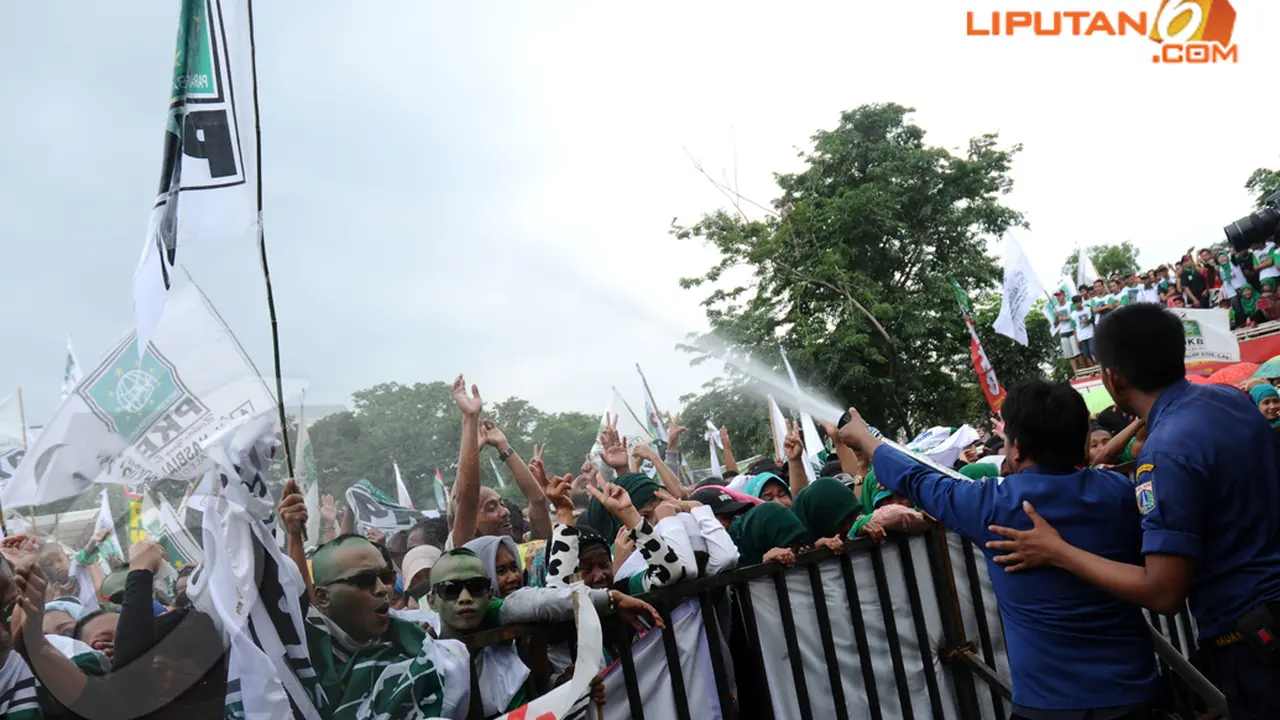 [FOTO] Ribuan Manusia Hijaukan Pulomas