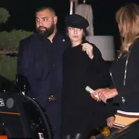 Hubungan Caitlyn Jenner dan anak perempuannya, Kendall Jenner, tampak harmonis. Keduanya terlihat menghabiskan waktu bersama untuk makan malam. (doc.dailymail.com)