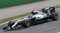 Pembalap Mercedes Nico Rosberg (Reuters)