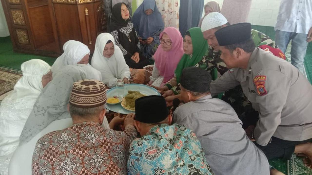<b>Upah-upah Hajat Tercapai </b>