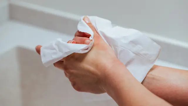 2. Kompres Dingin [Dok/freepik.com]