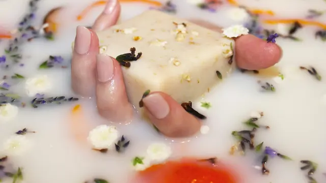 Manfaat Mandi Susu Oat untuk Mengatasi Kulit Kering dan Sensitif