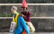 Penuhi Nazar, Bapak ini Hadir ke Wisuda S3 Menantunya Berkostum 'Ledek Gogek' Disorot, Bangga Sang Anak Berhasil
