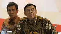 Direktur Utama BNI Achmad Baiquni (kanan) saat memberikan keterangan kepada media terkait pembagian dividen BNI tahun 2016 di Jakarta, Kamis (16/3). (Liputan6.com/Angga Yuniar)