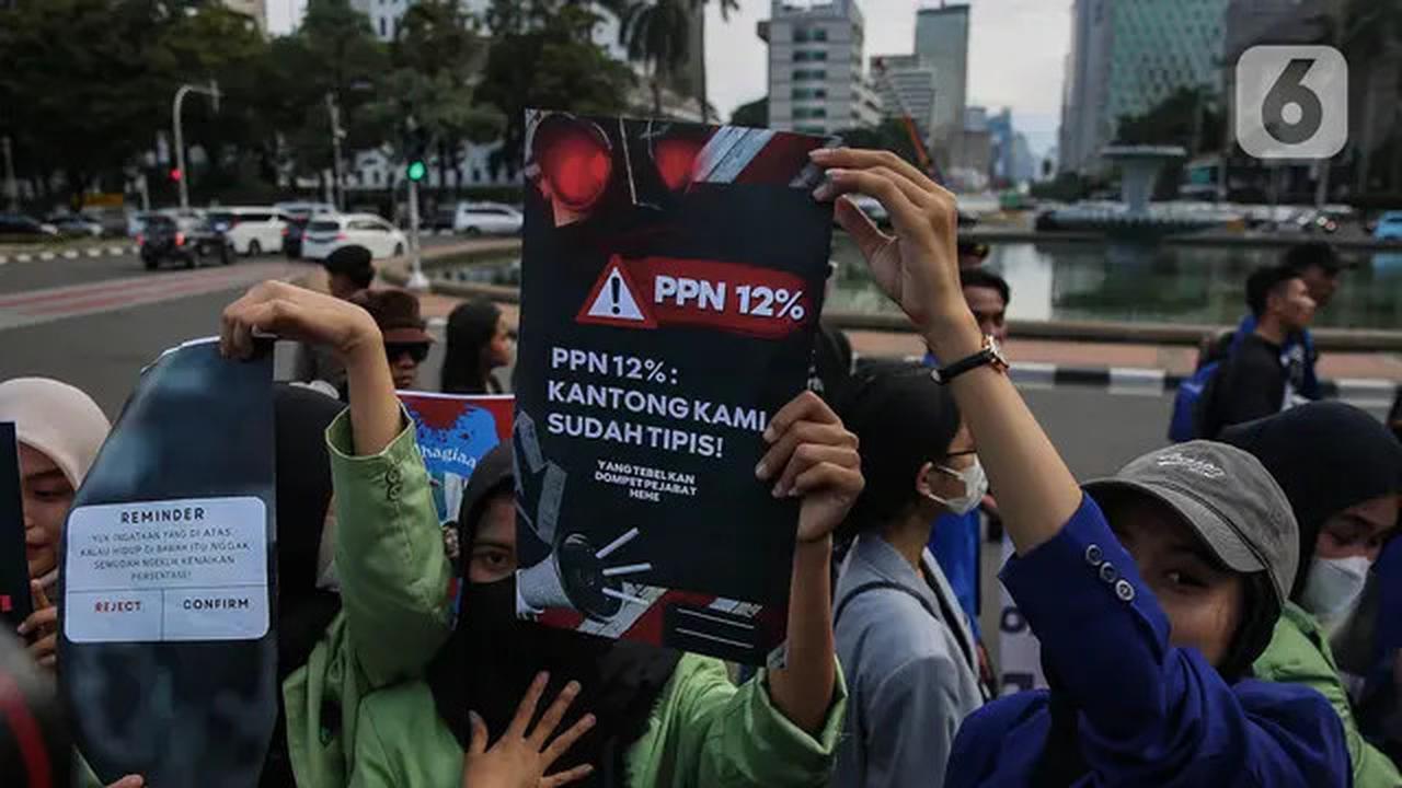 Tolak Penerapan PPN 12 Persen, BEM SI Kerakyatan Berunjuk Rasa di Kawasan Patung Kuda Jakarta