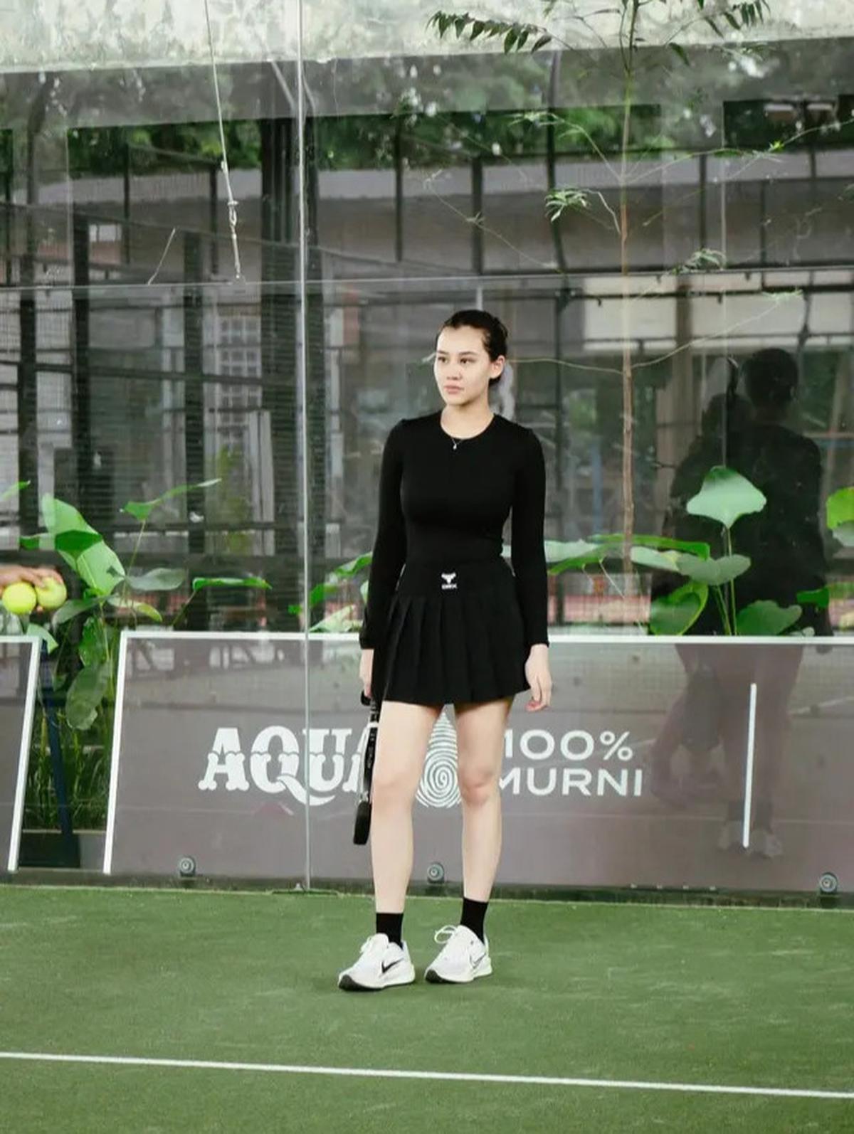 Gaya Aaliyah Massaid Olahraga Padel Usai 1 Bulan Melahirkan