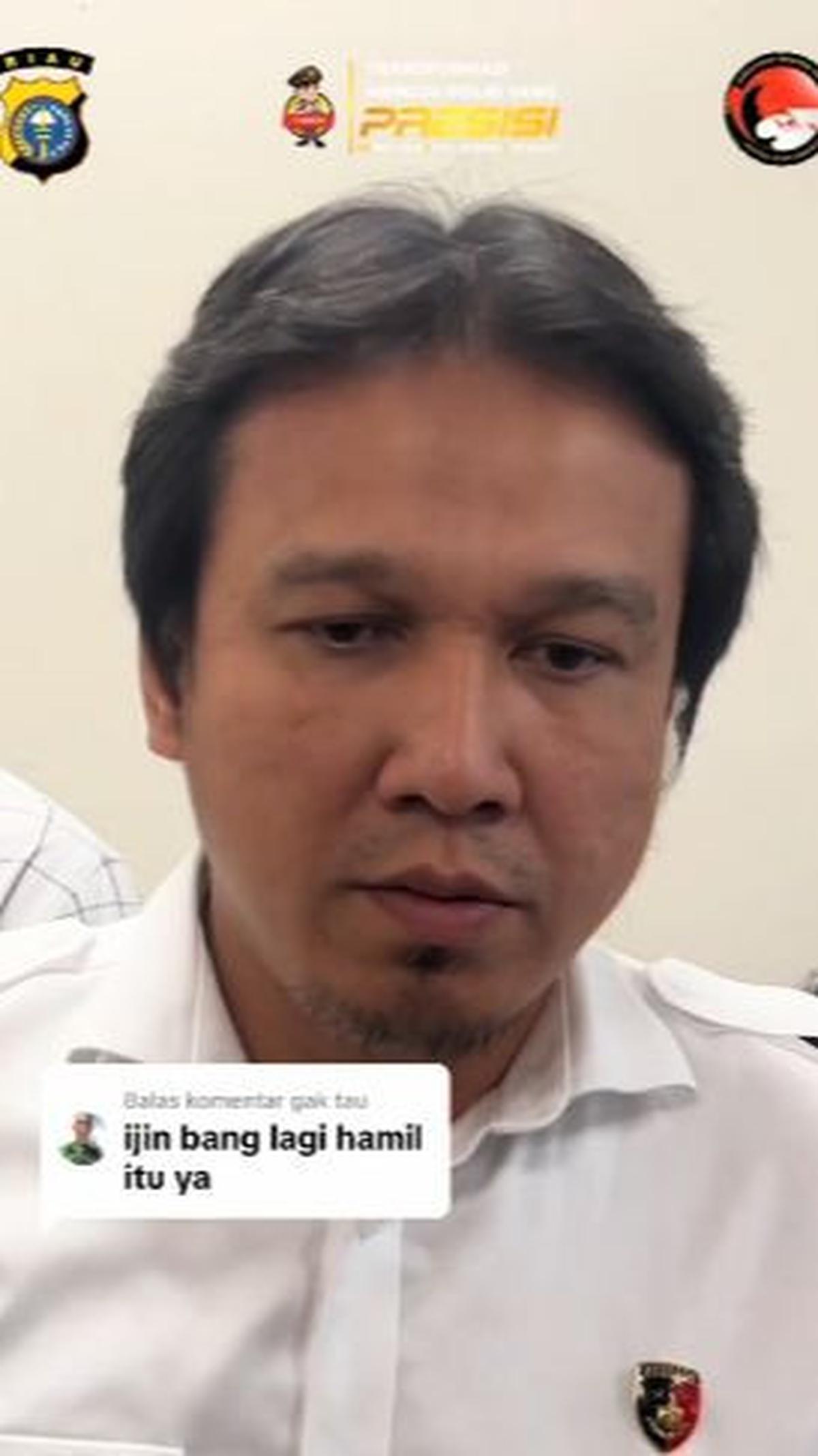 "Di mana mereka adalah pengedar untuk lingkungan tempat tinggal mereka," jelasnya. <br>