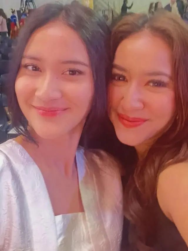 Harleyava Princy Putri Ferry Maryadi saat Wisuda SMA. [@neng_risma]