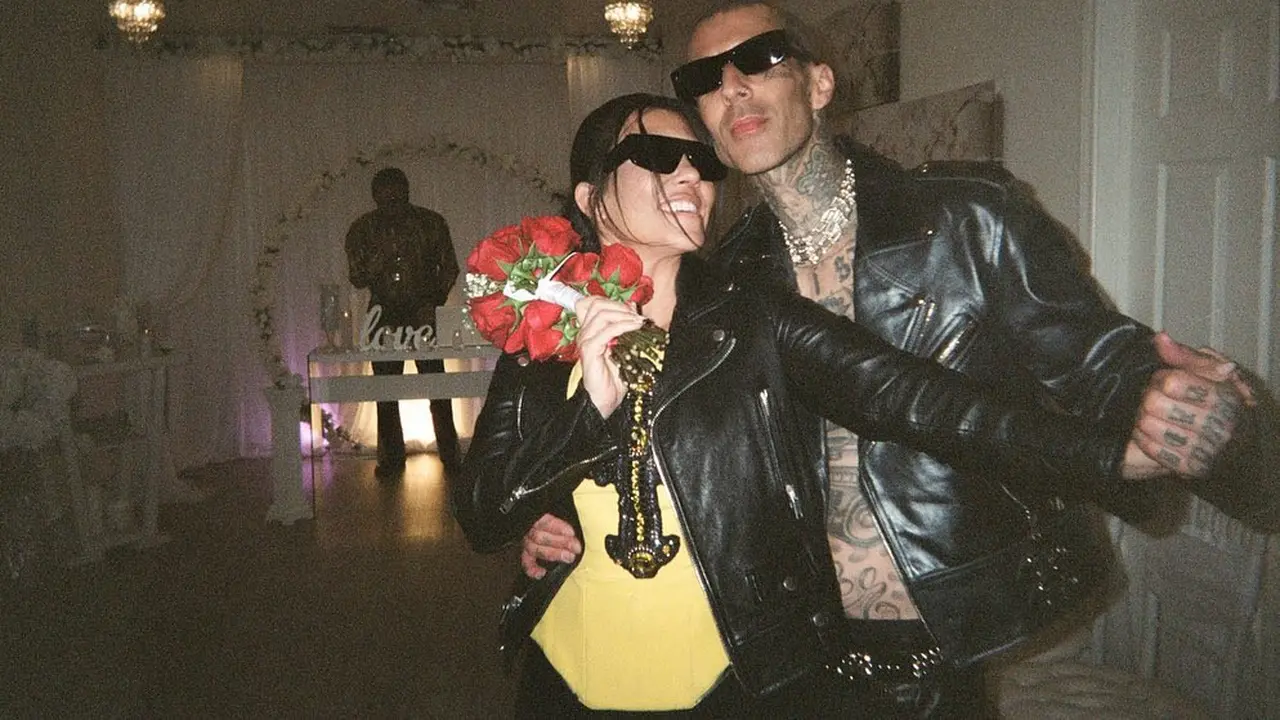 Kourtney Kardashian dan Travis Barker menikah di Las Vegas. (Instagram/ kourtneykardash)