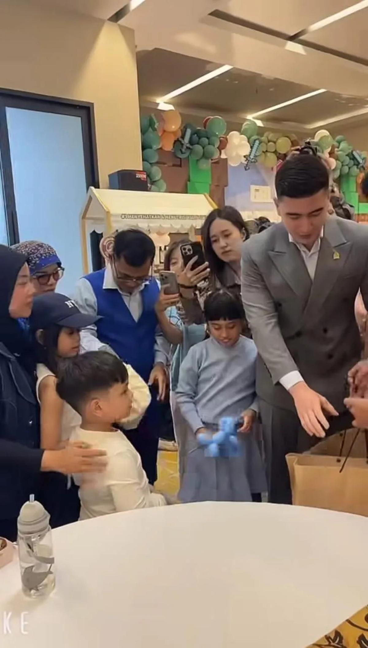 Verrell Bramasta Sempatkan Hadir di Ulang Tahun Gala Sky di Tengah Kesibukan