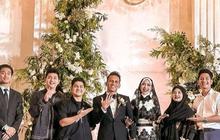 Dulu Sempat Ramai Lantaran Dikira Pacaran, Berikut Ini 8 Potret Syakir Daulay Saat Menghadiri Pernikahan Adiba Khanza