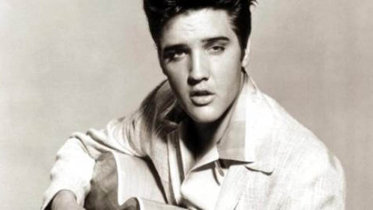 Elvis Presley 'bernyanyi' di atas 5.642 cangkir kopi 
