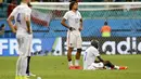 Ekspresi pemain Timnas AS usai dikalahkan Belgia 1-2 di laga 16 besar Piala Dunia 2014 di Stadion Fonte Nova, Salvador, (2/7/2014). (REUTERS/Marcos Brindicci)