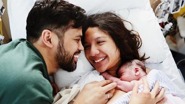 Acha Sinaga usai melahirkan anak pertamanya