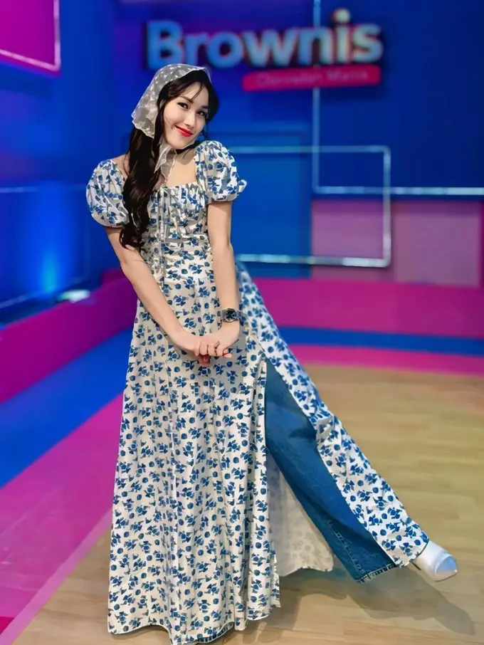 Ayu Ting Ting dalam padu padan outfit yang menawan (Instagram/ayutingting92)