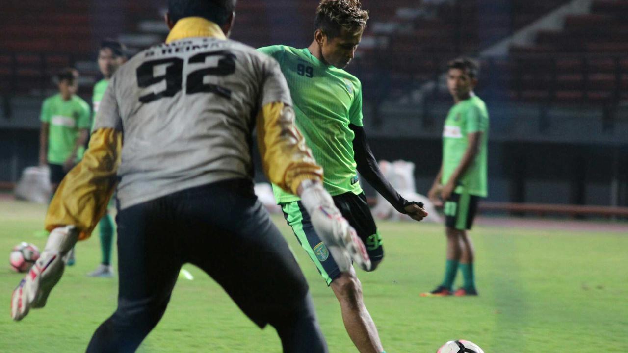 Mardiono saat masih membela Persebaya Surabaya  (Liputan6.com / Dimas Angga P)