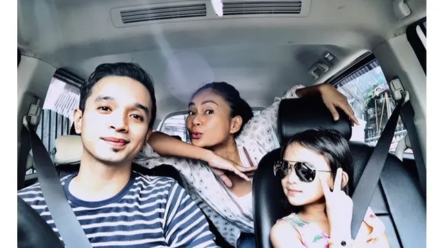 Jarang Tersorot, Ini 6 Potret Kaines Adriana Putri Oncy Ungu