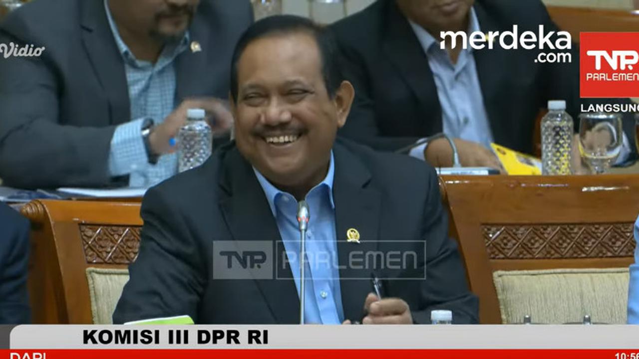 Satu Ruangan DPR Tepuk Tangan, Pensiunan Pati Polri 'Colek' Bintang Tiga Buat Promosikan Brigjen
