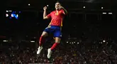 Pemain Spanyol, Martin Zubimendi melakukan selebrasi setelah mencetak gol kemenangan timnya ke gawang Denmark pada laga lanjutan UEFA Nations League di Nueva Condomina Stadium, Murcia, Spanyol, Minggu (13/10/2024) dini hari WIB. (AP Photo/Jose Breton)
