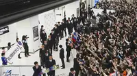 Tim Nasional Jepang mendapatkan sambutan meriah sesampainya di&nbsp;bandara Narita Airport.