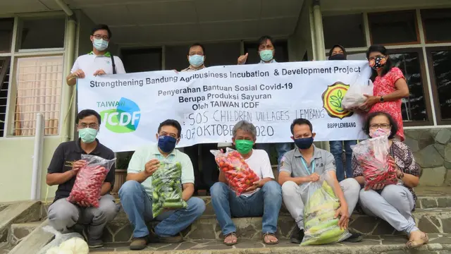 Kegiatan donasi misi teknik pertanian Taiwan di Bandung. Menyelenggarakan acara donasi materi (TETO)