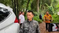 Secara tak terduga Rudi Irawan ayahanda Pegi Setiawan datang ke rumahnya di Blok Simaja RW 02 Kepongpongan, Kecamatan Talun, Kabupaten Cirebon. (Liputan6.com/ Panji Prayitno)