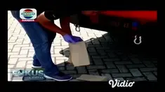 Karena tidak diberi uang untuk membeli minuman keras seorang pemuda di Jember, Jawa Timur nekat menghabisi nyawa penjaga SPBU, korban tewas dengan luka sabetan pedang di kepala dan pelaku di bekuk polisi sesaat setelah pembunuhan terjhadi.
