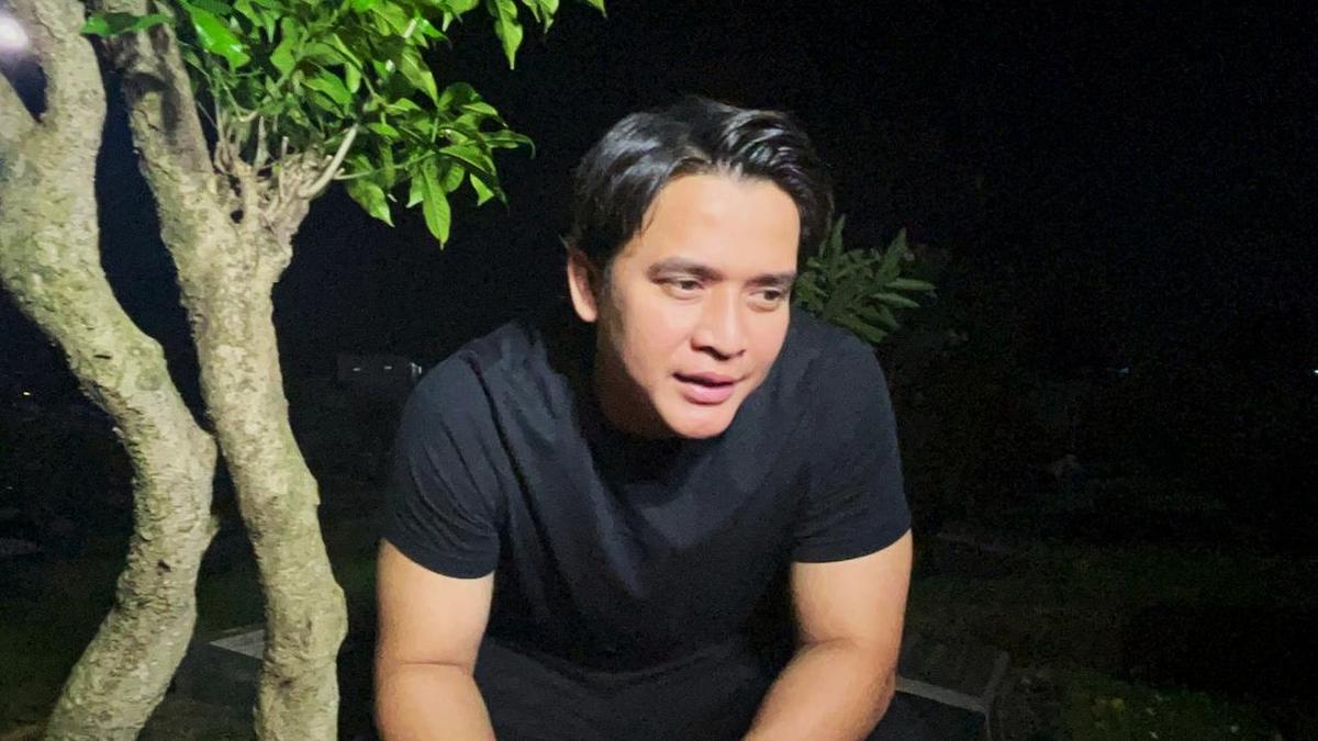 Billy Syahputra Ziarah ke Makam Olga Syahputra, Curhat Sudah Jadi Suami dan Ayah