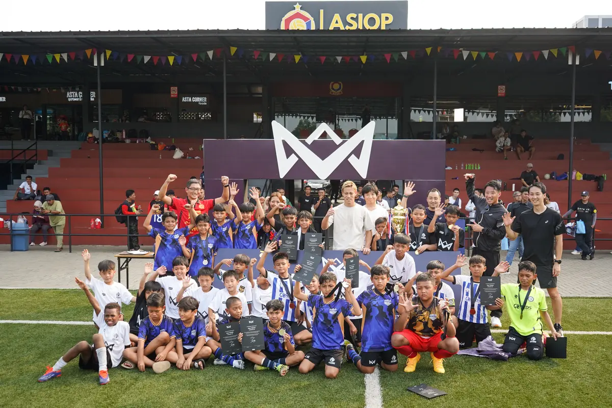 Mantan Pemain Timnas Jepang Keisuke Honda Bantu Pembinaan Usia Dini di Indonesia