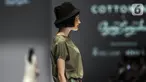 Model berpose di catwalk Jakarta Fashion Week 2020 di Jakarta, Kamis (22/10/2019). Pekan mode terbesar se-Asia tenggara ini merupakan Gelaran tahunan ke-12 dan menampilkan lebih dari 270 label dan desainer baik dari dalam negeri dan luar negeri. (Liputan6.com/Johan Tallo)