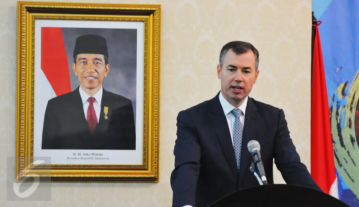 Minister of Justice Australia Michael Keenan l memberi keterangan saat penandatanganan kerja sama PPATK dan AUSTRAC di Jakarta, Rabu (1/2). (Liputan6.com/Angga Yuniar)