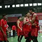 Pacific Caesar Surabaya sempat kesulitan menghadapi Siliwangi Bandung pada seri keenam IBL 2017-2018 di Yogyakarta. (IBL)