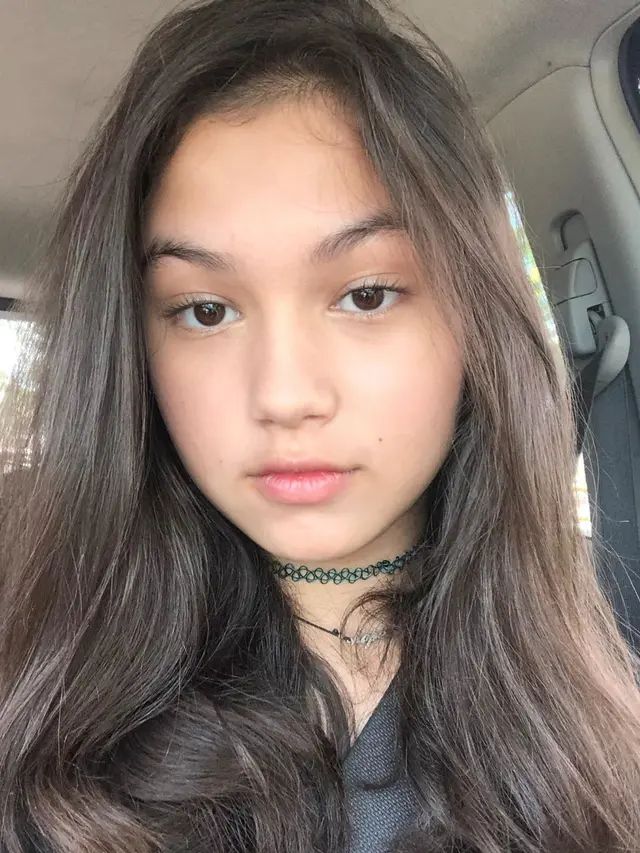 6 Pesona Saskia Chadwick, Pemeran Santi dalam Sinetron Dari Jendela SMP
