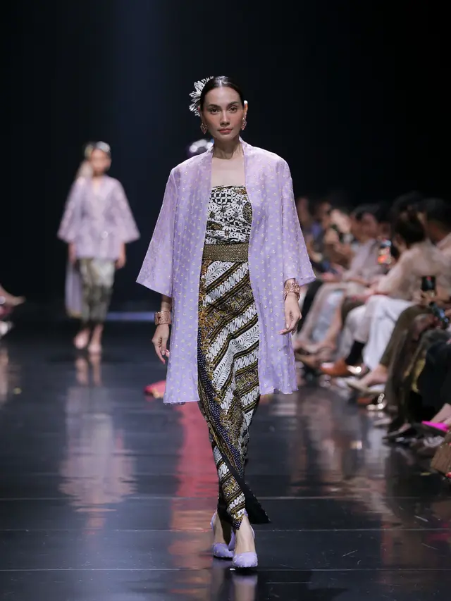 Puspa Senandika, Cara Didiet Maulana Berbicara Lewat Bunga di 95 Koleksi Busana