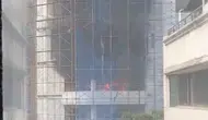 Gedung di Cikini Kebakaran, Asap Hitam Pekat Membubung