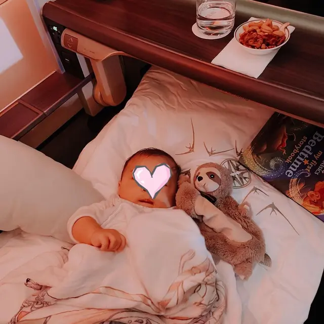 Baby Izz Genap 4 Bulan, Ini 6 Momen Nikita Willy dan Indra Pulang ke Indonesia