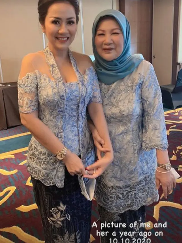 Unggahan Tante Ernie bersama sang Ibu