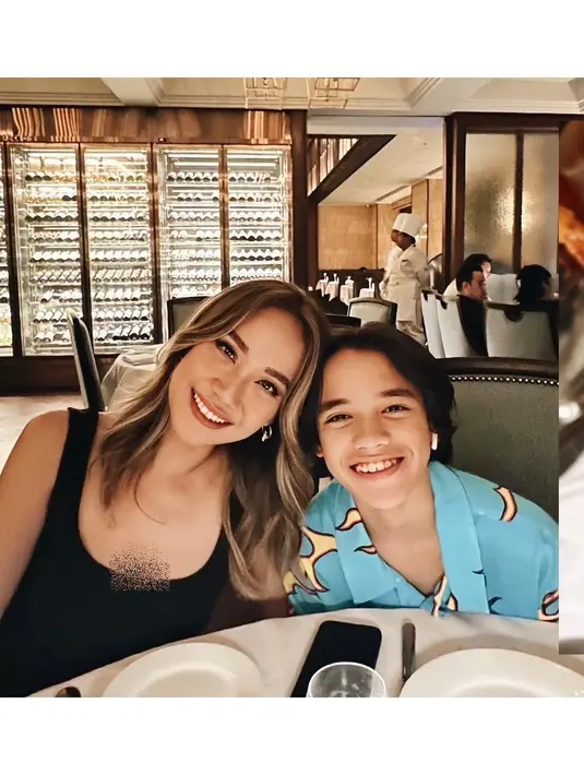 Potret BCL dinner bertiga bareng Tiko dan Noah Sinclair. (Sumber: Instagram/@itsmebcl)