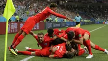 Para pemain timnas Inggris merayakan gol ke gawang Tunisia. The Three Lions menang 2-1 atas Tunisia pada laga penyisihan Grup G Piala Dunia 2018, Selasa (19/6/2018) dini hari WIB.  (AP Photo/Sergei Grits)