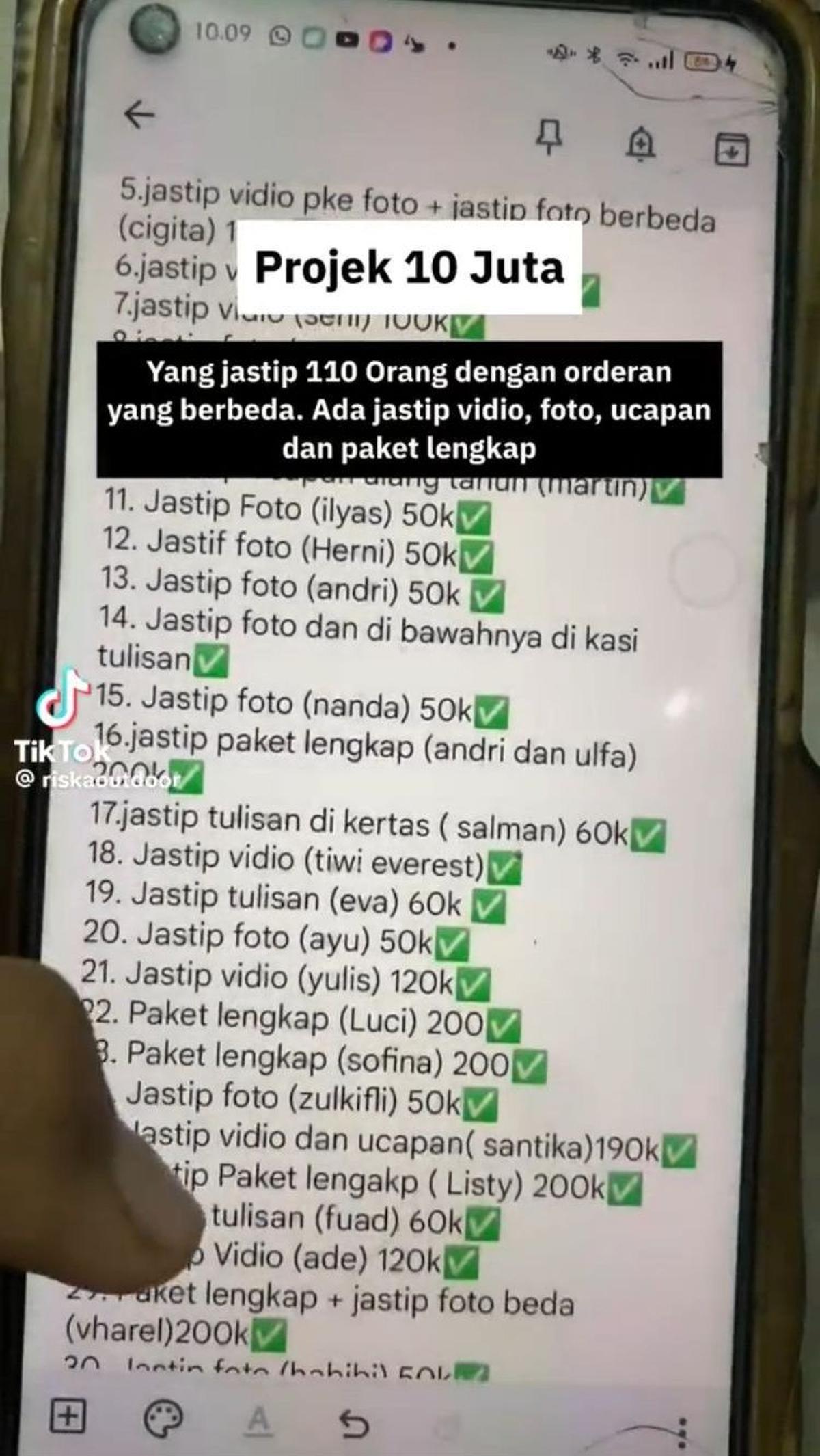 Untuk jastip foto, customer dikenakan biaya Rp50 ribu, jastip video Rp120 ribu, dan paket lengkap Rp200 ribu.