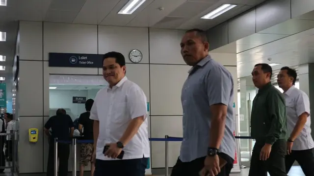 Sejumlah pejabat negara dan pimpinan partai politik tampak telah hadir di Statiun MRT Lebak Bulus.