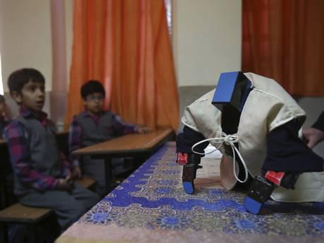 Veldan, robot ini mempraktekkan gaya Sholat | Photo copyright AP