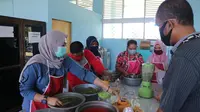 Upaya Penyintas Tsunami Palu Mendulang Rezeki dari Lembaran Daun Kelor