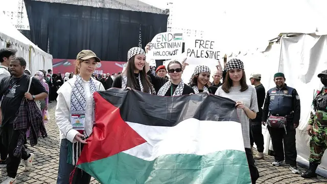 9 Potret Artis Turun ke Jalan Ikut Aksi Bela Palestina di Monas, Banjir Pujian