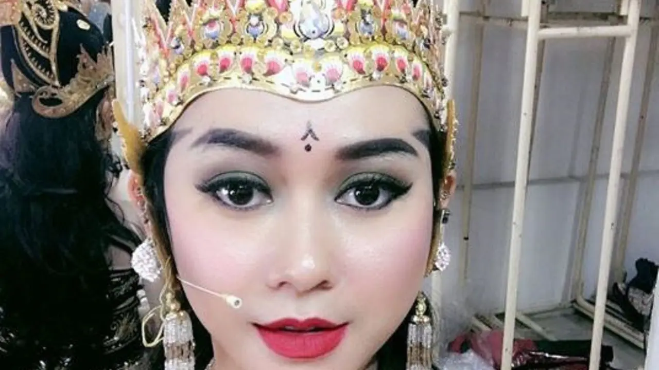 [Bintang] Aura Kasih