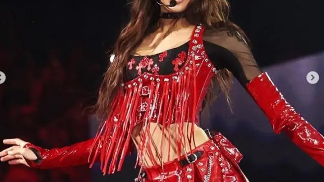 Rina Nose Cosplay Jadi Lisa BLACKPINK, Disebut Mirip Parah