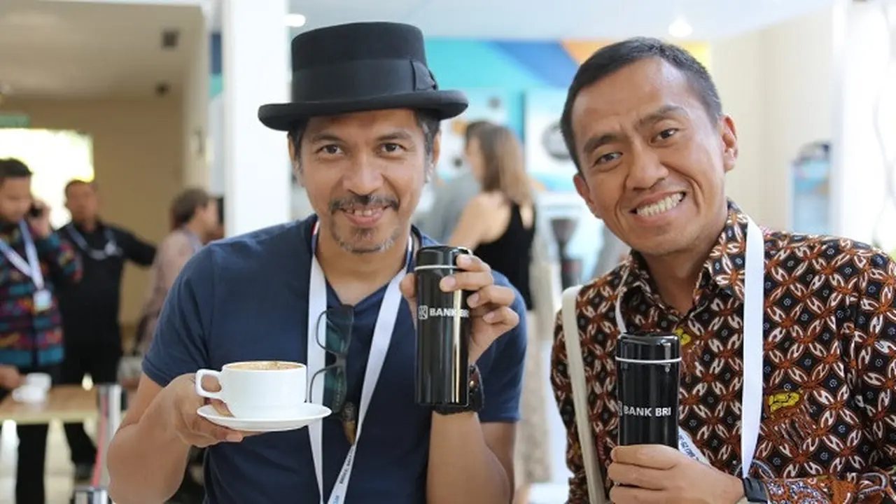 BRI Serahkan Donasi ‘a Cup for Solidarity’ by BRIKopi untuk Konservasi Laut
